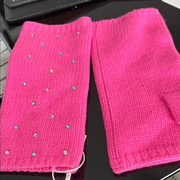 Cashmere Pink Fingerless Gloves - Picture 2 of 4